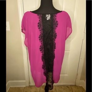 Woman’s 1x Dots top